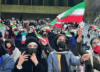 نامه فیفا به فدراسیون درباره حضور بانوان در ورزشگاه‌