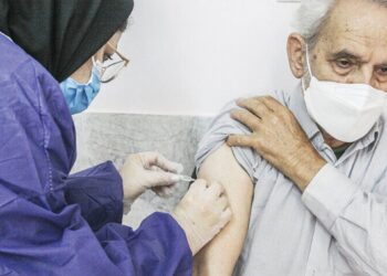 احتمال فراخوان مردم برای تزریق مجدد واکسن کرونا همزمان با پاییز