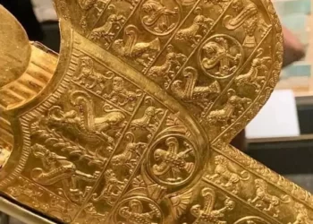 هنوز برای تایید اصالت شمشیر اردشیر اول هخامنشی زود است 6 هنوز برای تایید اصالت شمشیر اردشیر اول هخامنشی زود است