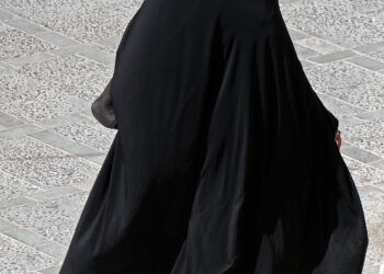 دولت برای خرید چادر به زنان یارانه بدهد 1 دولت برای خرید چادر به زنان یارانه بدهد