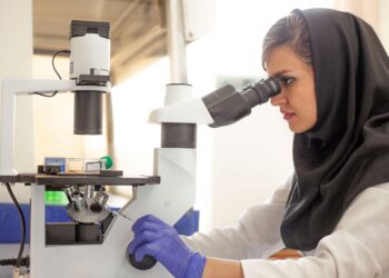 کاهش پوشش بیمه خدمات آزمایشگاهی در ۱۴۰۰ و افزایش پرداخت از جیب مردم 4 کاهش پوشش بیمه خدمات آزمایشگاهی در ۱۴۰۰ و افزایش پرداخت از جیب مردم