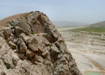 کهن ترین نقش برجسته ایران در مسیر تخریب 1 کهن ترین نقش برجسته ایران در مسیر تخریب