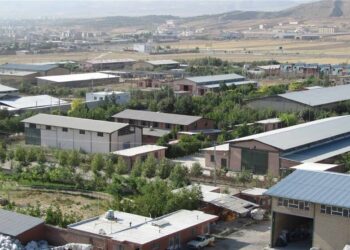 آغاز واگذاری زمین در شهرک‌ها و نواحی صنعتی فارس