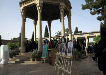 سردیس «گوته» در آرامگاه حافظ رونمایی شد 1 سردیس «گوته» در آرامگاه حافظ رونمایی شد