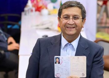 همتی می گوید: افرادی که دولت را اداره می کند فاقد تجربه لازم هستند 3 همتی می گوید: افرادی که دولت را اداره می کند فاقد تجربه لازم هستند