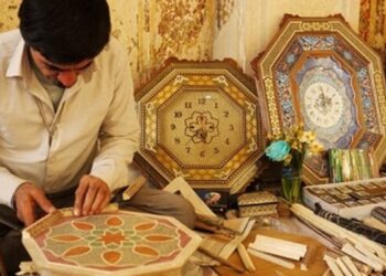 هنرمندان فارس از تعطیلی بازار صنایعدستی گلهمندند 1 هنرمندان فارس از تعطیلی بازار صنایعدستی گلهمندند