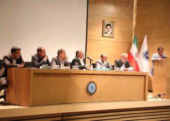 دست سرمایه گذار را بگیریم نه پای او را / فعالان اقتصادی در خصوص طرح نظام تامین مالی پیشنهاد دهند