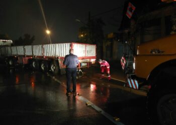 امداد رسانی در ۱۳۰ عملیات آتش نشانی در پی بارش شدید باران 3 امداد رسانی در ۱۳۰ عملیات آتش نشانی در پی بارش شدید باران