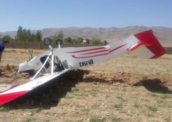 سقوط هواپیمای آموزشی فوق سبک در فارس دو مصدوم به همراه داشت 1 سقوط هواپیمای آموزشی فوق سبک در فارس دو مصدوم به همراه داشت