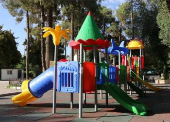 استاندارد سازی و بهسازی وسایل بازی کودکان در بوستان آزادی 4 استاندارد سازی و بهسازی وسایل بازی کودکان در بوستان آزادی