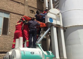 بی احتیاطی کارگر کارخانه آرد در شیراز حادثه تلخی را در پی داشت