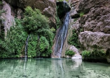 عملیات اجرایی احداث پارکینگ تفرجگاه چشمه تنگه رغز داراب