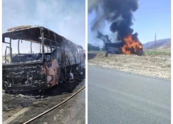 نقص فنی عامل آتش گرفتن اتوبوس شیراز - ابرکوه 4 نقص فنی عامل آتش گرفتن اتوبوس شیراز – ابرکوه