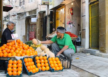 سبد خانواده‌های ایرانی از میوه هم خالی شد