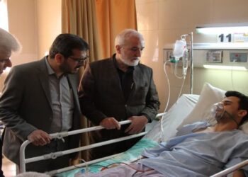 عیادت شهردار شیراز و معاون زیارت استانداری از آسیب دیدگان حادثه تروریستی شاهچراغ