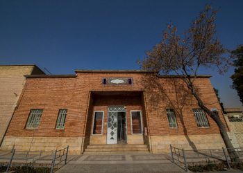 تاریخ شفاهی کتابخانه عمومی آیت الله شهید دستغیب شیراز مستند سازی می شود 1 تاریخ شفاهی کتابخانه عمومی آیت الله شهید دستغیب شیراز مستند سازی می شود