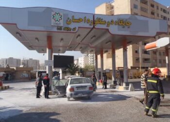 آتش سوزی جایگاه سوخت میدان احسان بدون خسارت جانی کنترل شد 5 آتش سوزی جایگاه سوخت میدان احسان بدون خسارت جانی کنترل شد