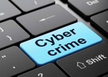 مزاحم سایبری مرد میانسال به دام پلیس فارس افتاد 4 مزاحم سایبری مرد میانسال به دام پلیس فارس افتاد