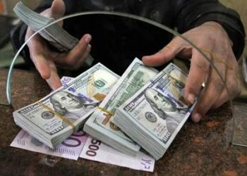 توقف فروش دلار با کارت ملی؛ یک اقدام مثبت ارزی دیگر از سوی بانک مر‌کزی