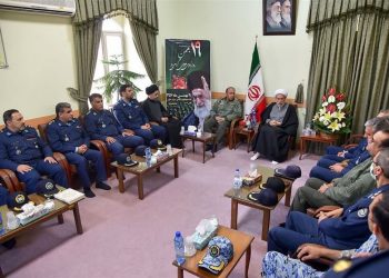 موضع مبارزه با ظالمان عالم را محکم نگه دارید 1 موضع مبارزه با ظالمان عالم را محکم نگه دارید