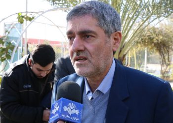 خدمت به مردم اصلی ترین هدف است، به هیچ وجه دنبال بزرگنمایی نباید بود