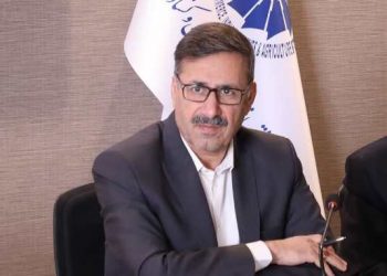 اتاق بازرگانی هیچ گاه نباید خود را بدهکار جریان سیاسی کند