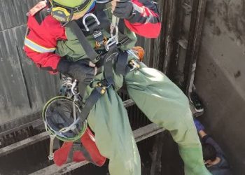 نجات فرد گرفتار در چاه تصفیه خانه 2 نجات فرد گرفتار در چاه تصفیه خانه