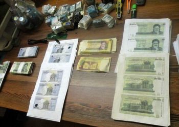 دستگيری جاعل حرفهای و كشف  ميليونها چك پول تقلبی در شیراز 1 دستگيری جاعل حرفهای و كشف  ميليونها چك پول تقلبی در شیراز