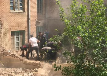 ریزش دیوار منزل قدیمی در شیراز جان یک کودک را گرفت 2 ریزش دیوار منزل قدیمی در شیراز جان یک کودک را گرفت