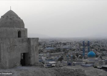 لارستان؛ نقطه اتصال بنادر جنوب به مرکز ایران 7 لارستان؛ نقطه اتصال بنادر جنوب به مرکز ایران