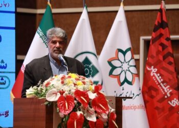 گردشگری مهمترین و ارزشمندترین ظرفیت شیراز است/دست همه اندیشمندان و متخصصان را برای ارائه طرح‌های سرمایه‌گذاری می‌فشاریم