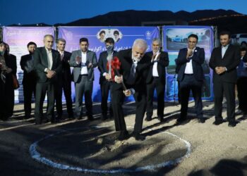 عملیات اجرایی پروژه آکواریوم آغاز شد 3 عملیات اجرایی پروژه آکواریوم آغاز شد