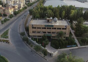 کمبود اعتبار مشکل انتقال کارخانه پشم شیشه شیراز 1 کمبود اعتبار مشکل انتقال کارخانه پشم شیشه شیراز