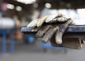 روزکارگر تعطیل رسمی است/محاسبه ساعت کاری مطابق اضافه کار تعطیلی