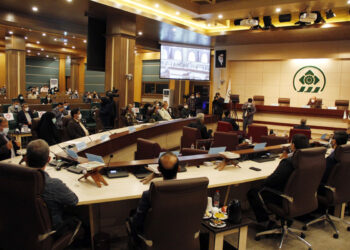 صحن علنی شورا به علت غیبت 5 عضو تعطیل شد