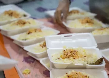 ۳۰ هزار شهروند فارسی اطعام شدند 1 ۳۰ هزار شهروند فارسی اطعام شدند