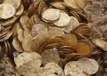 کشف سکه با عیار پایین در بازار شیراز 1 کشف سکه با عیار پایین در بازار شیراز