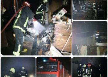 مهار آتش سوزی کارگاه درب سازی در سلطان آباد 1 مهار آتش سوزی کارگاه درب سازی در سلطان آباد