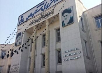متهم پرونده ضرب و جرح بانوی آمر به معروف باغ نارنجستان شیراز در زندان نظامی است 1 متهم پرونده ضرب و جرح بانوی آمر به معروف باغ نارنجستان شیراز در زندان نظامی است