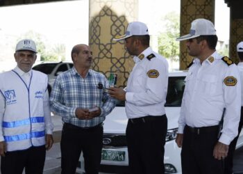 چهاردهمین مرحله تجلیل از رانندگان قانون مدار در شیراز 2 چهاردهمین مرحله تجلیل از رانندگان قانون مدار در شیراز