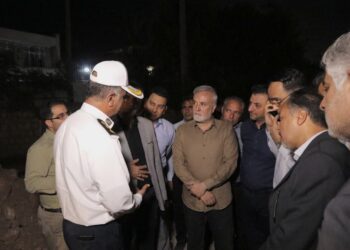 سومین بازدید شبانه مدیریت شهری و پلیس راهور شیراز از پروژه زیربنایی لولهگذاری در گلوگاه محور دروازه قرآن 1 سومین بازدید شبانه مدیریت شهری و پلیس راهور شیراز از پروژه زیربنایی لولهگذاری در گلوگاه محور دروازه قرآن