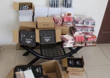 كشف لوازم بهداشتی 40 ميلياردی قاچاق در شيراز 2 كشف لوازم بهداشتی 40 ميلياردی قاچاق در شيراز