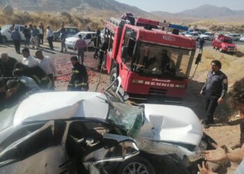 یک کشته و ۴ مصدوم بر اثر برخورد سمند با وانت نیسان در جاده سیاخ درانگون 5 یک کشته و ۴ مصدوم بر اثر برخورد سمند با وانت نیسان در جاده سیاخ درانگون