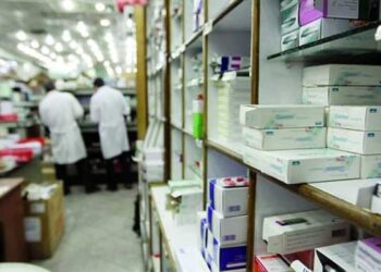 تلاش حداکثری برای تامین داروی استان فارس 4 تلاش حداکثری برای تامین داروی استان فارس