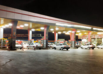 عرضه بدون وقفه بنزین در جایگاههای سوخت فارس 4 عرضه بدون وقفه بنزین در جایگاههای سوخت فارس