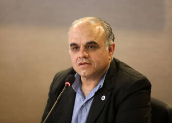 اتاق بازرگانی شیراز محوری برای تصمیم سازی های اقتصادی 3 اتاق بازرگانی شیراز محوری برای تصمیم سازی های اقتصادی