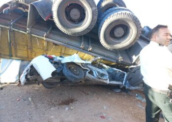 تصادف خودرو پراید با کامیون بنز کشته نداشت