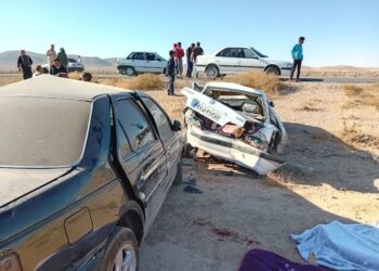 برخورد دو خودرو پژو در جاده فسا_داراب با ۶مصدوم وفوتی 5 برخورد دو خودرو پژو در جاده فسا_داراب با ۶مصدوم وفوتی