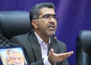 بی انگیزه کردن و خسته کردن مردم و جامعه خیانت بزرگی است 4 بی انگیزه کردن و خسته کردن مردم و جامعه خیانت بزرگی است