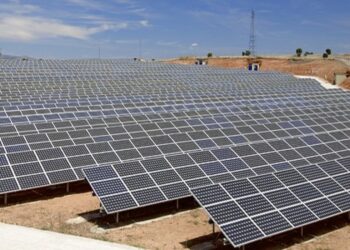 سه شهرک تخصصی انرژی خورشیدی در فارس احداث می شود